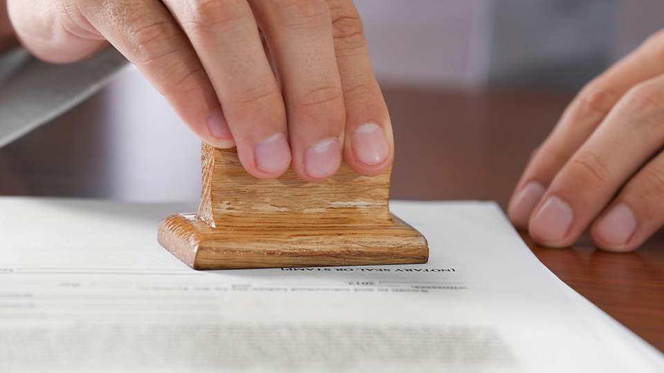 父亲替儿子签合同生效